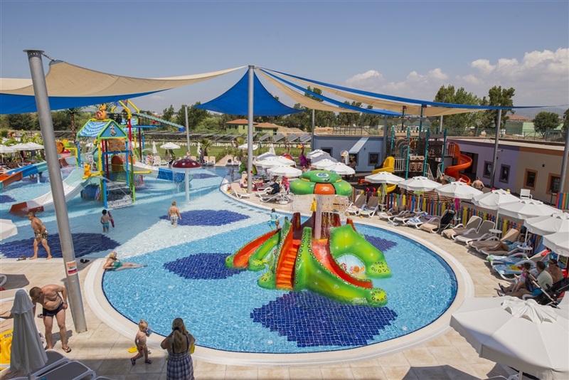 Dream World Aqua Resort & Spa