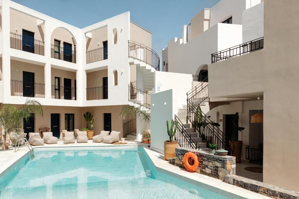 NAMI HOTEL & SUITES